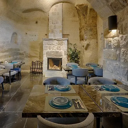 Luvi Cave Γκόρεμε