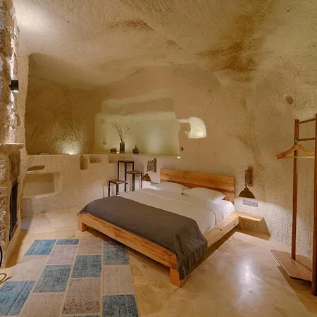 Luvi Cave Γκόρεμε