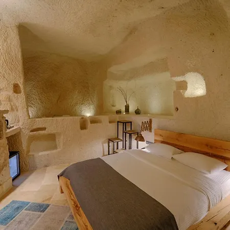 Luvi Cave 3*