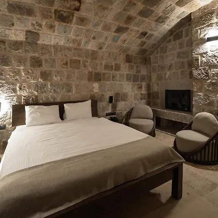 Luvi Cave Γκόρεμε