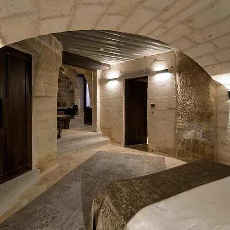 Luvi Cave Γκόρεμε