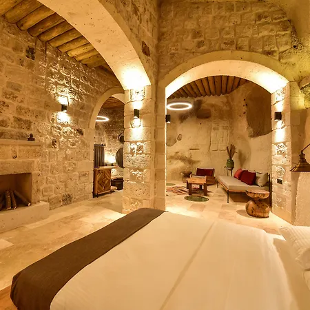 Szálloda Luvi Cave 3*