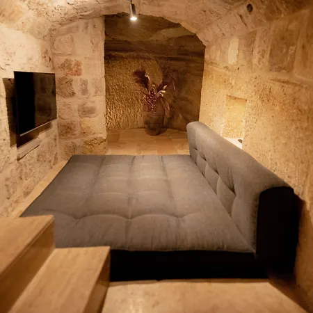 Luvi Cave