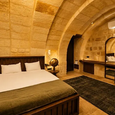 Szálloda Luvi Cave 3*