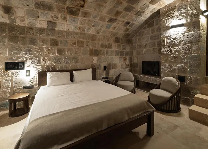 Luvi Cave Γκόρεμε