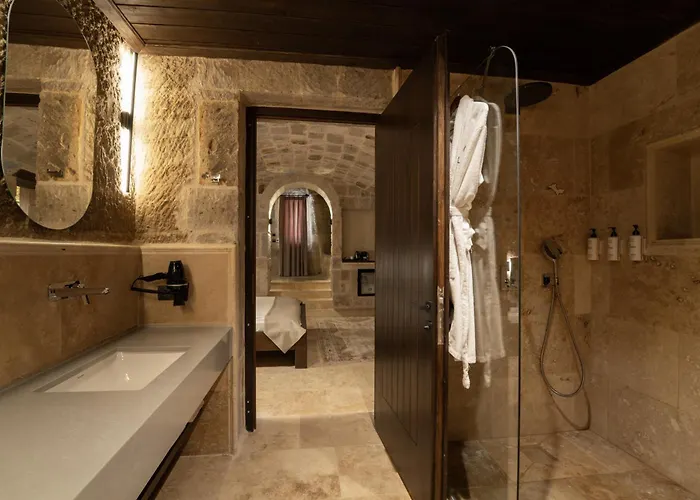 Ξενοδοχείο Luvi Cave 3*