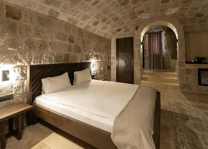 Luvi Cave Γκόρεμε