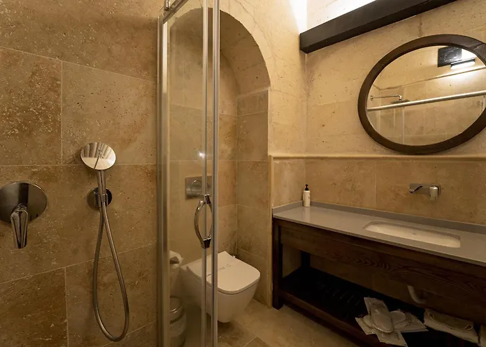 Luvi Cave Γκόρεμε