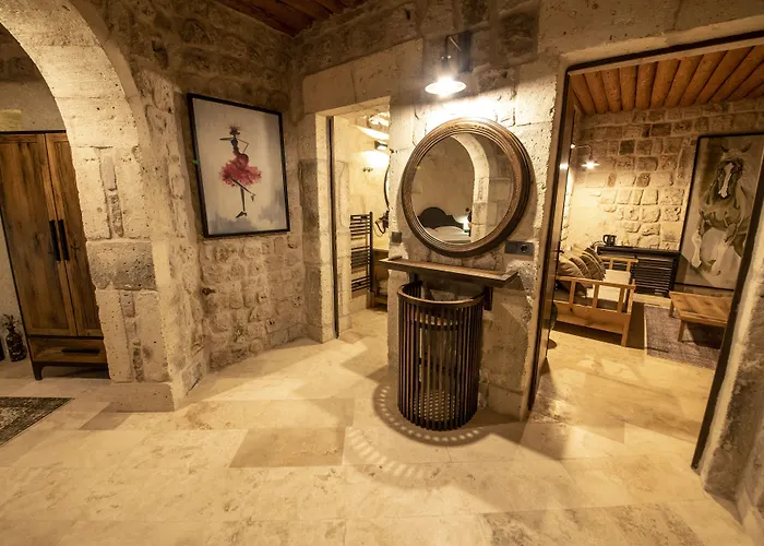 Luvi Cave Γκόρεμε